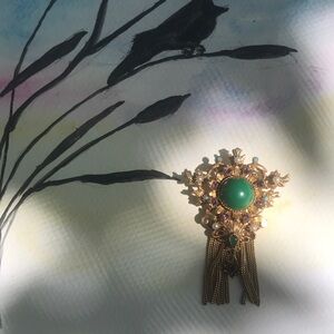 Florenza Brooch Vintage Gold Tone